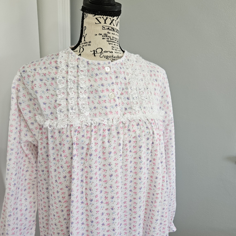 Vintage 1960s Floral Print Long Nightgown with Lace Ruffles